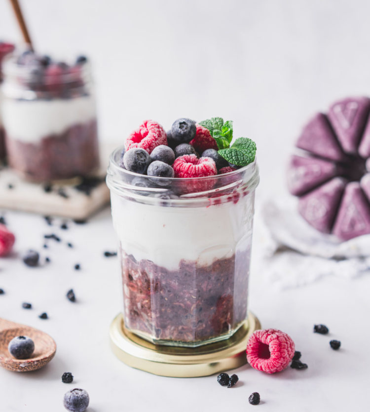 Easy Berry Overnight Oats Recipe